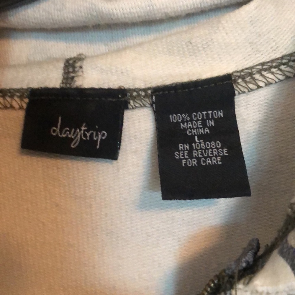Camo Zip-Up Jacket with Embroidery - Picture 3 of 6